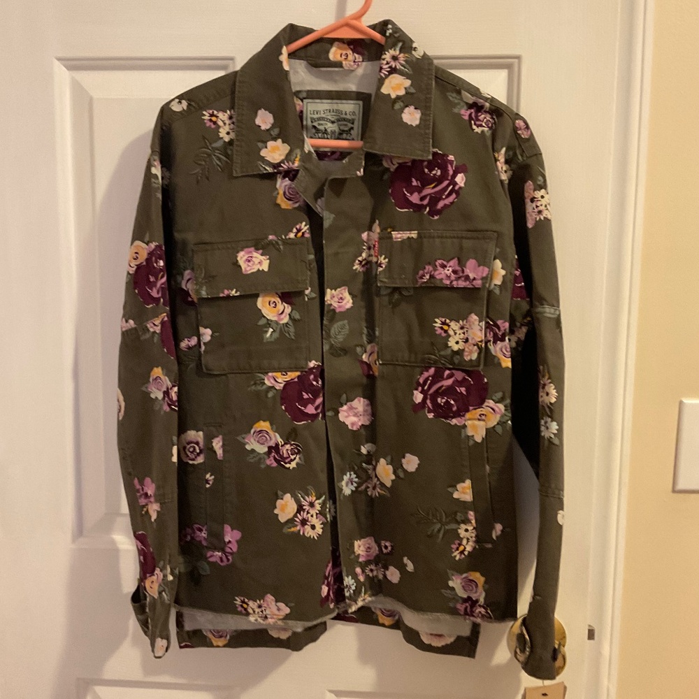 Levi's Women's - Olive & Pink Floral Shirt Jacket